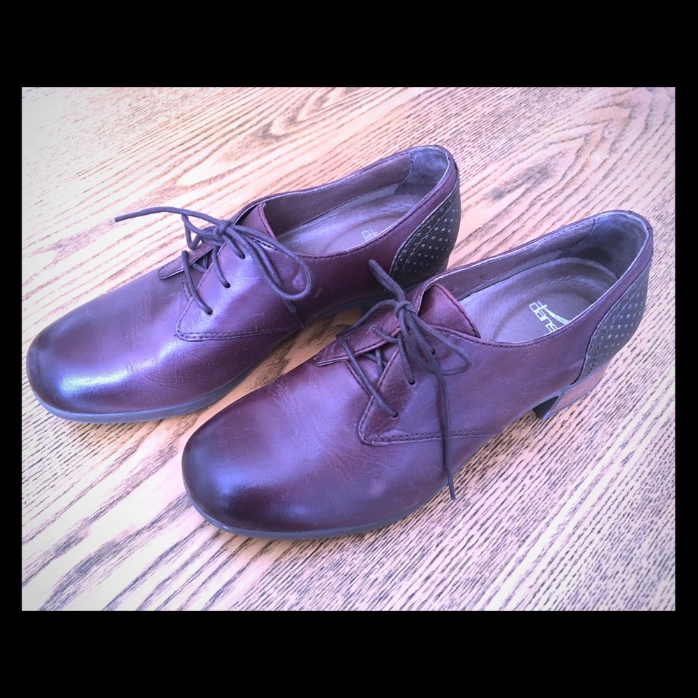 Dansko Louise Burnished Nappa in Wine
